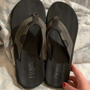 Flojos size 9 flip flops